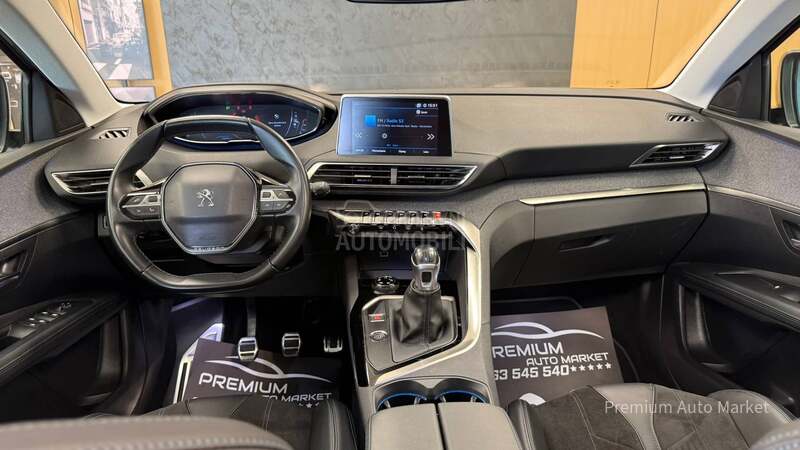 Peugeot 3008 //1.2//PANO/N O V