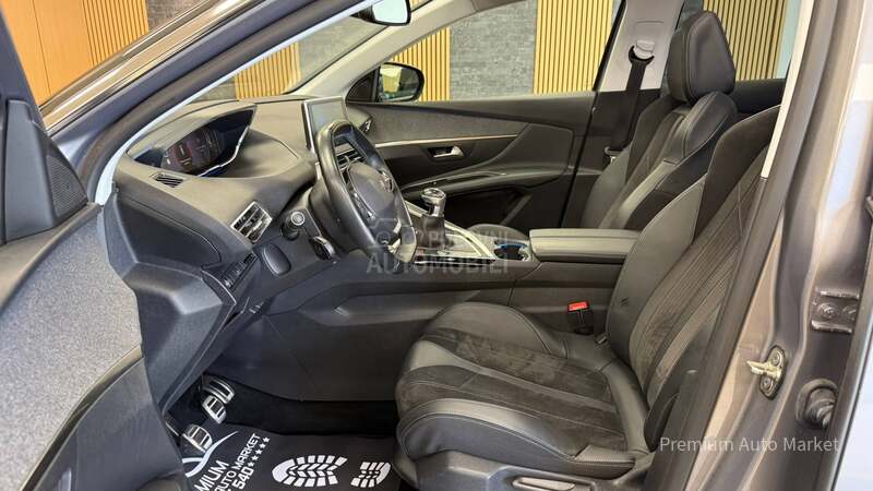Peugeot 3008 //1.2//PANO/N O V