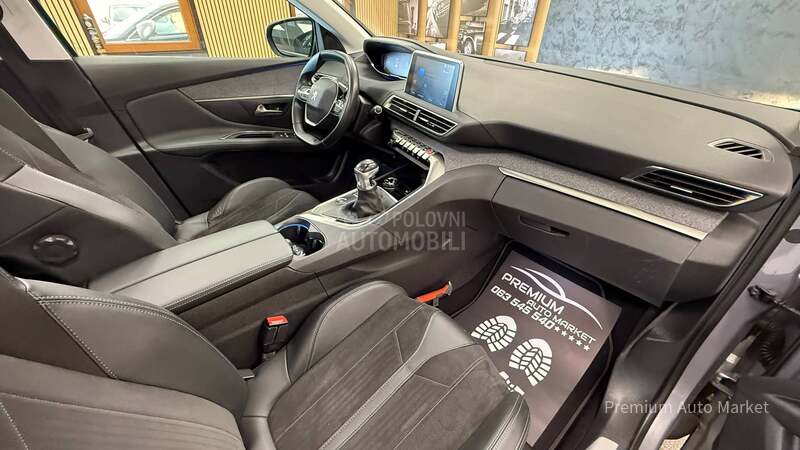 Peugeot 3008 //1.2//PANO/N O V