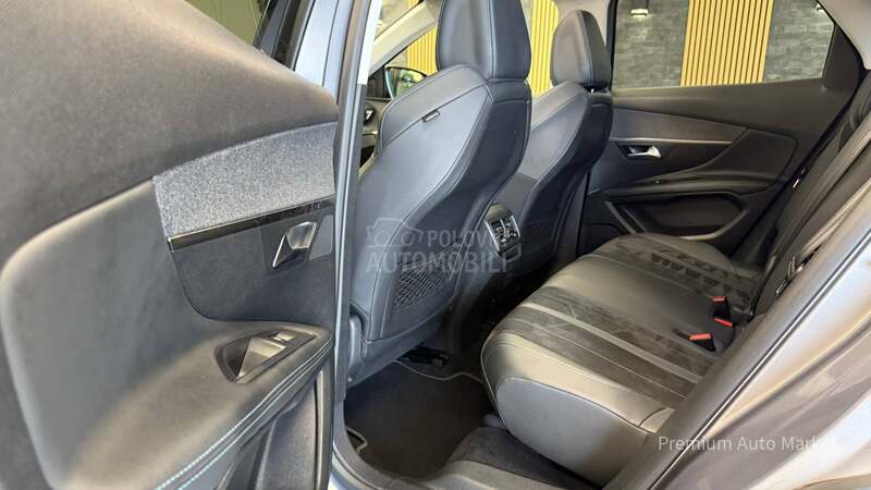 Peugeot 3008 //1.2//PANO/N O V
