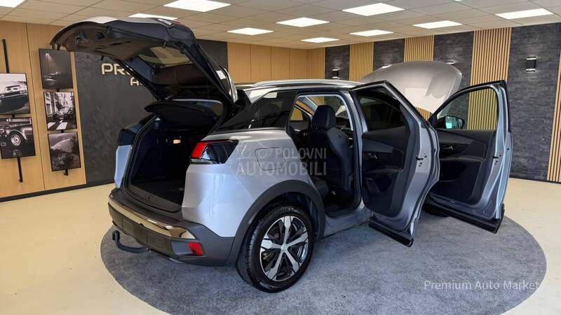 Peugeot 3008 //1.2//PANO/N O V
