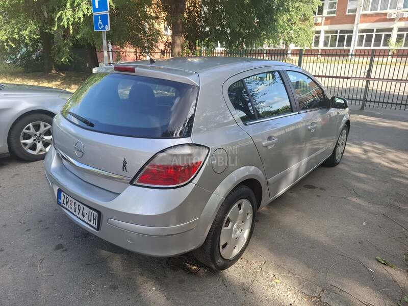 Opel Astra H 