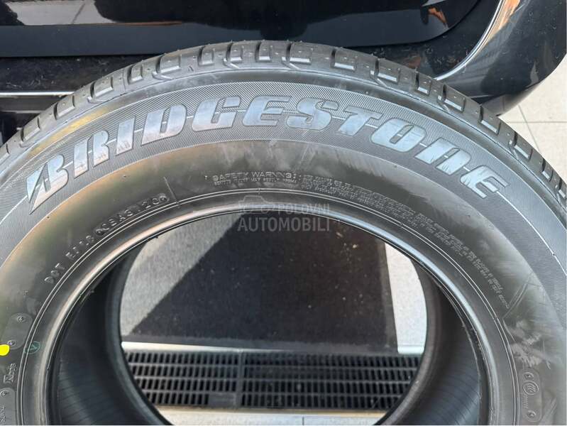Bridgestone 235/65 R17 Letnja