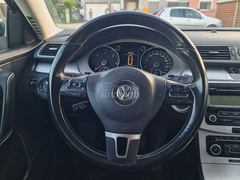 Volkswagen Passat B7 OČUVAN