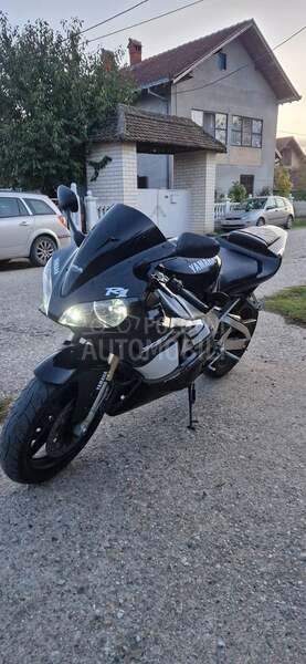 Yamaha r1