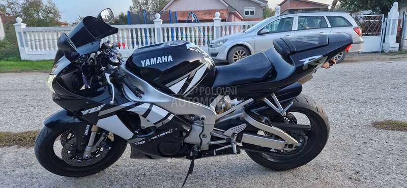 Yamaha r1