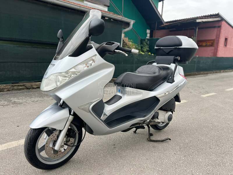 Piaggio X8
