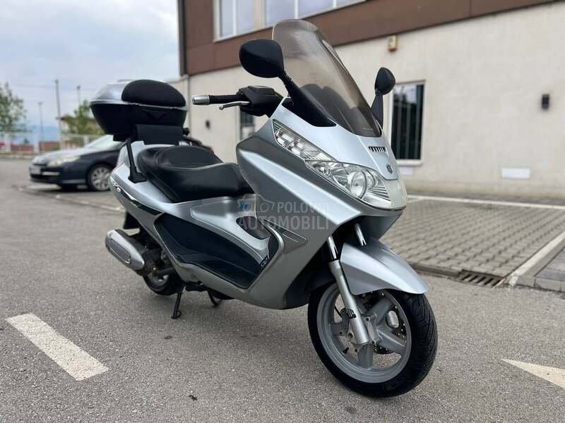 Piaggio X8