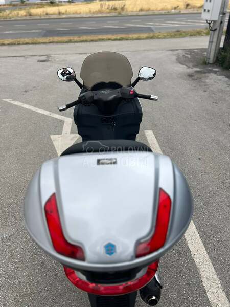 Piaggio X8