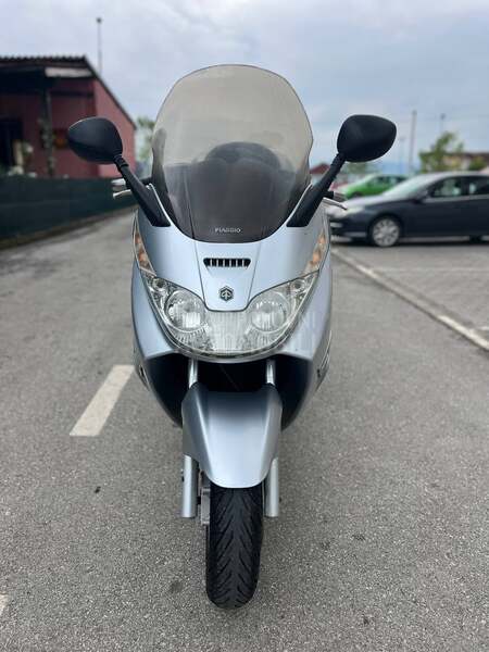 Piaggio X8