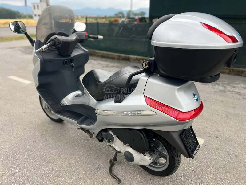 Piaggio X8