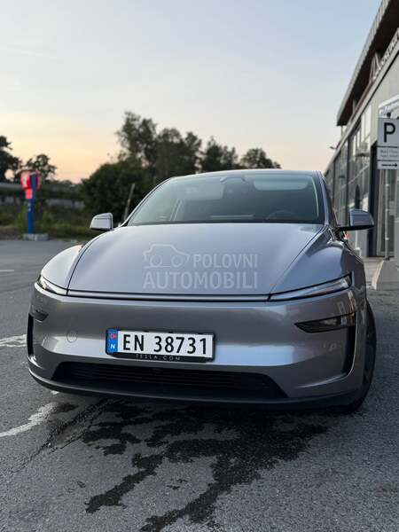 Tesla Model Y T.PumpaAWD Nov