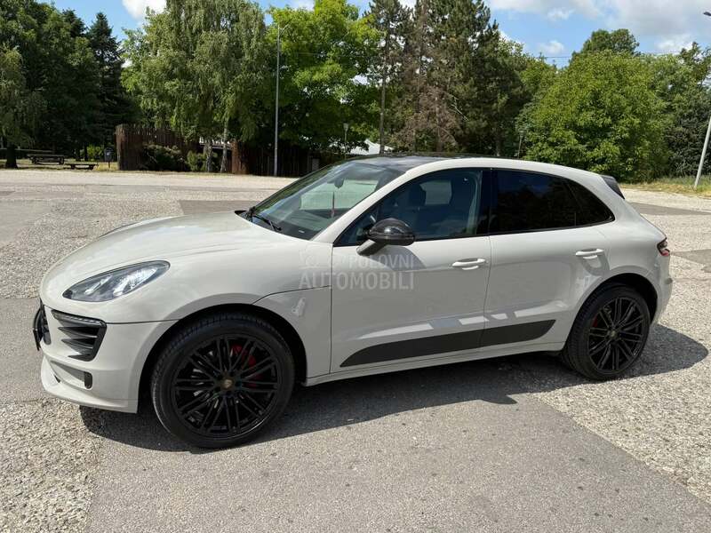 Porsche Macan S