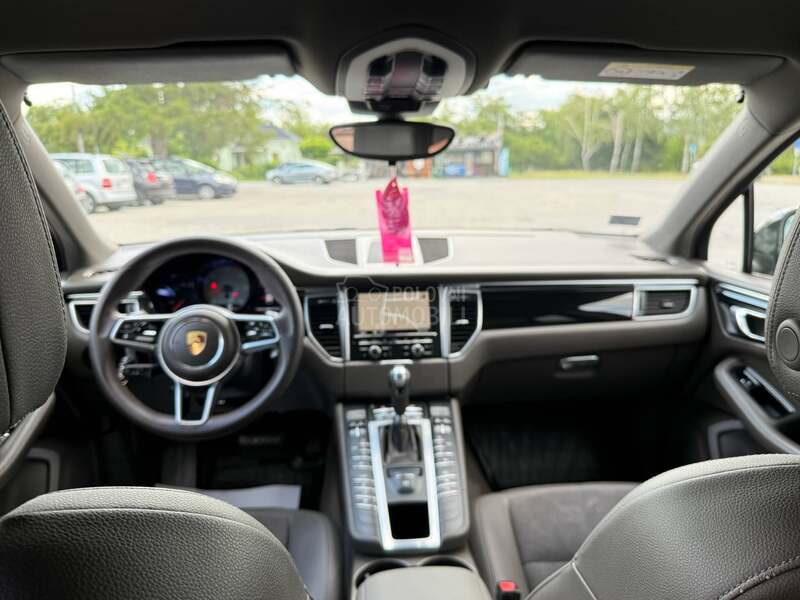Porsche Macan S