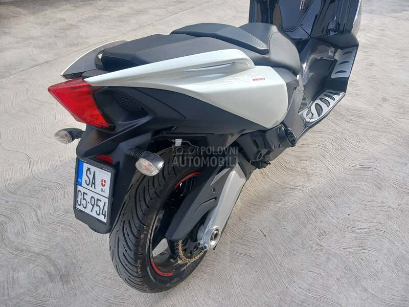 Aprilia SRV 850