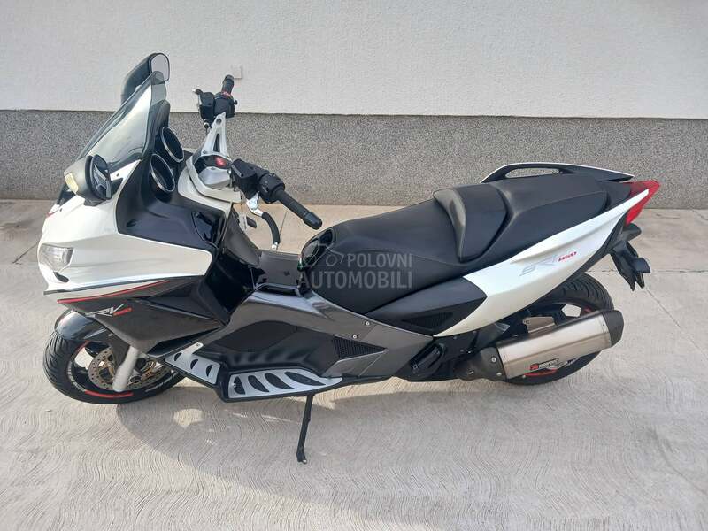Aprilia SRV 850