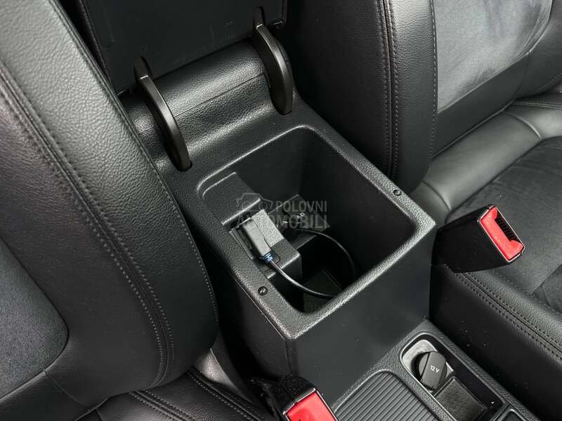 Volkswagen Sharan TDI DSG 7 MESTA CH
