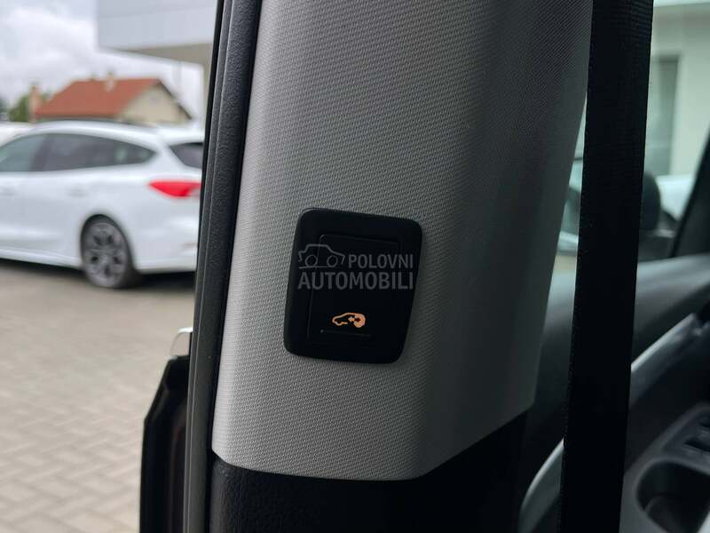 Volkswagen Sharan TDI DSG 7 MESTA CH