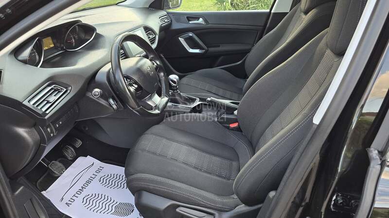 Peugeot 308 1.6 eHDI PANO