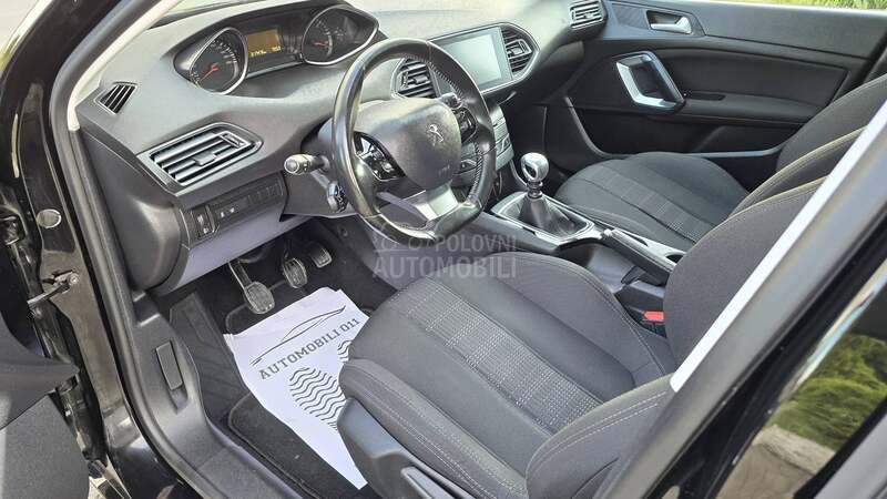 Peugeot 308 1.6 eHDI PANO