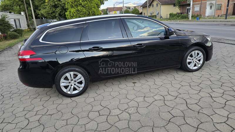 Peugeot 308 1.6 eHDI PANO