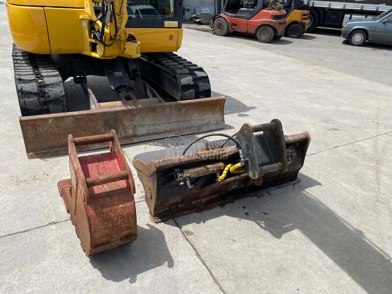 Komatsu PC80