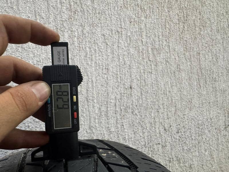 Continental 215/65 R16 Letnja