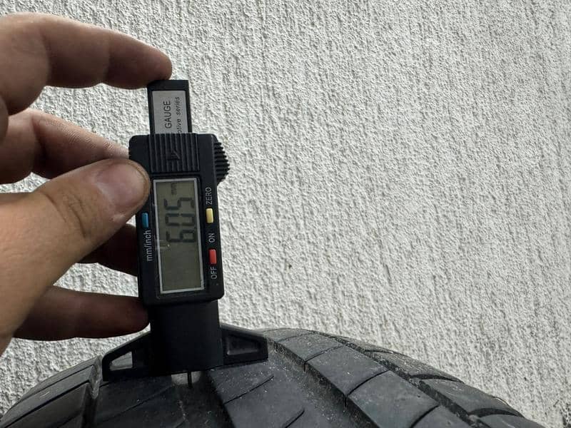 Michelin 215/65 R17 Letnja