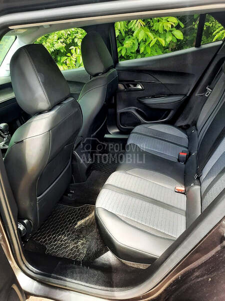 Peugeot 2008 ALLURE PURETECH 1.2