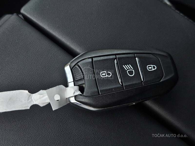 Peugeot 3008 Active Pack1.2E130AT