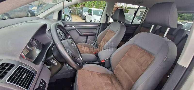 Volkswagen Touran DSG HIGHLINE