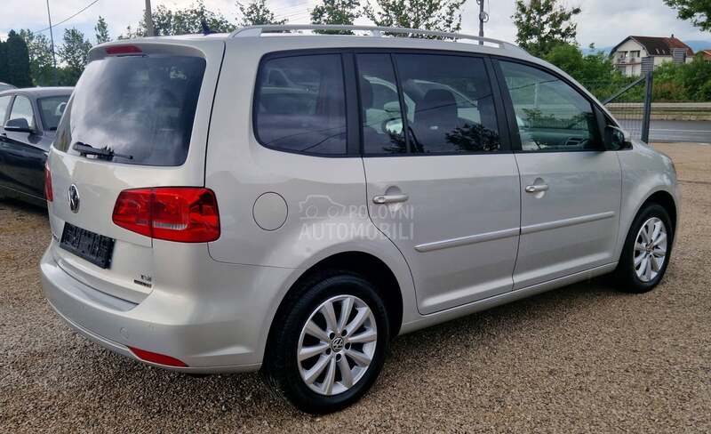 Volkswagen Touran DSG HIGHLINE