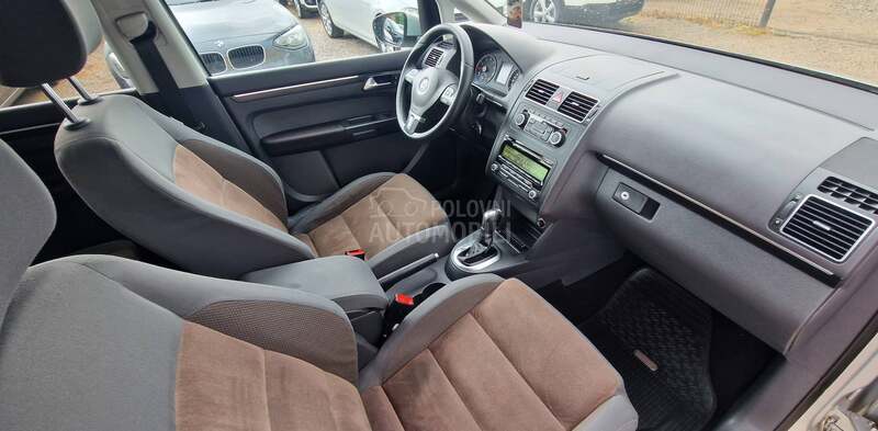 Volkswagen Touran DSG HIGHLINE