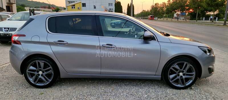 Peugeot 308 1.6E-HDI ALLURE