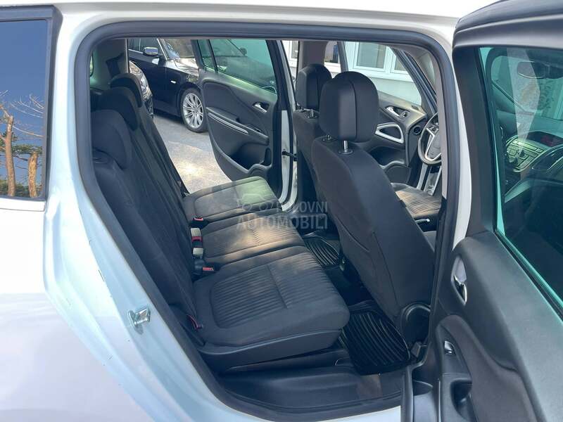 Opel Zafira 7 S E D