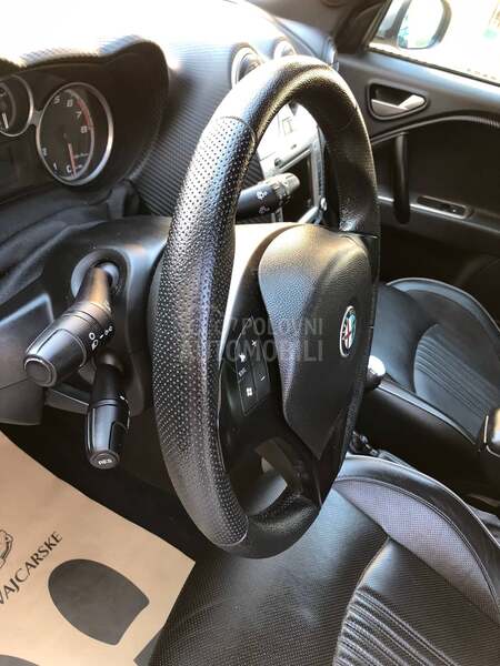 Alfa Romeo MiTo 1.4 tb QV koza / nav