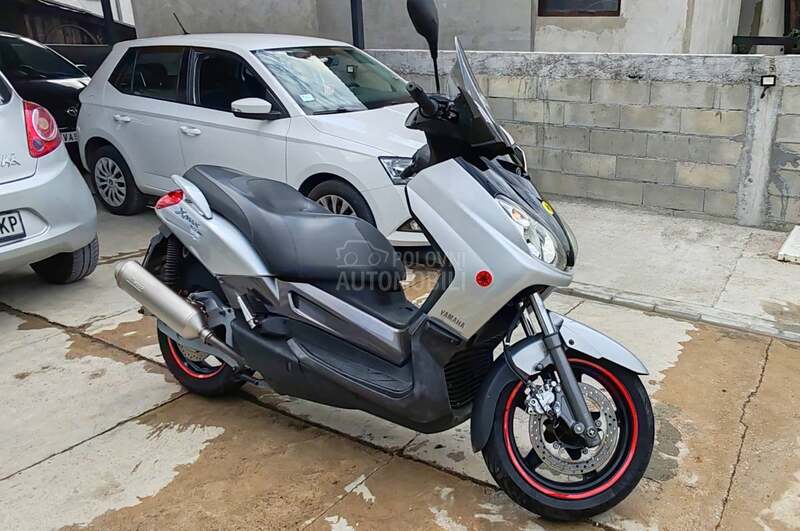 Yamaha X MAX