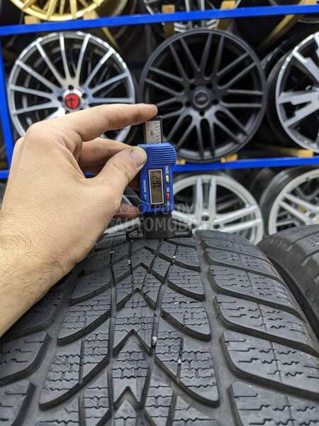Dunlop 225/55 R17 Zimska