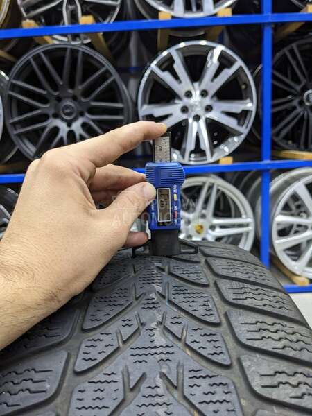 Dunlop 225/55 R17 Zimska