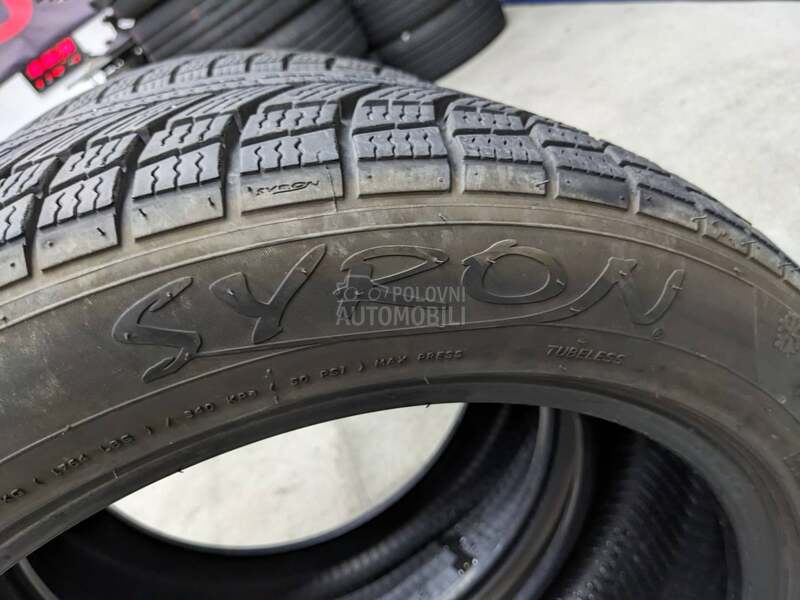 Syron 245/45 R18 Zimska