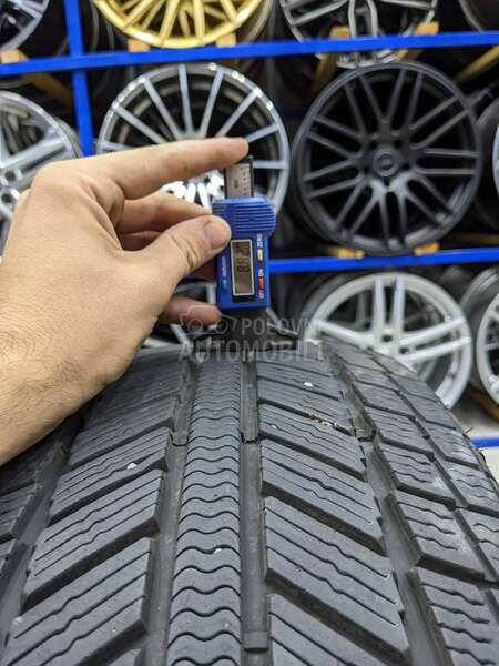 Syron 245/45 R18 Zimska