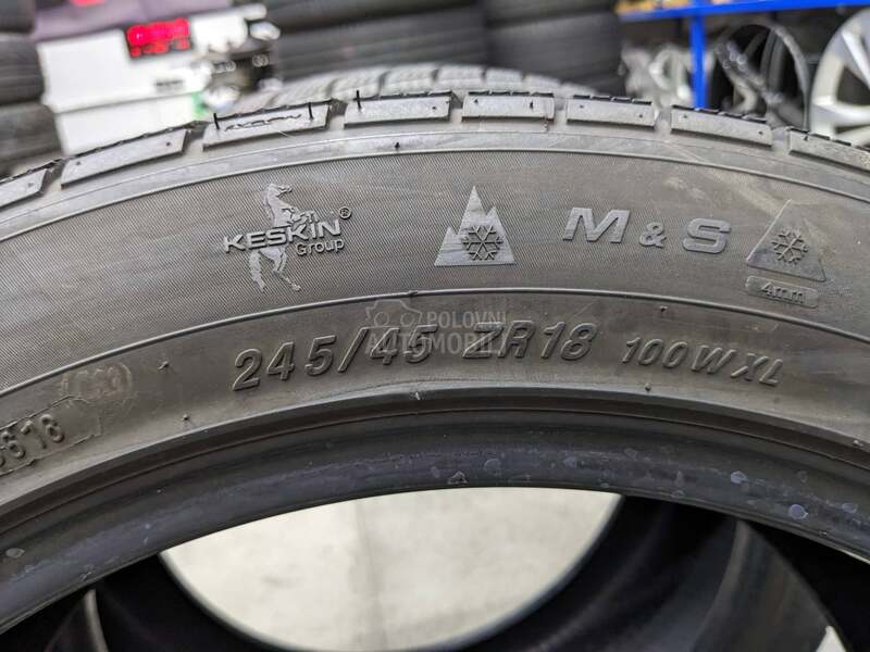 Syron 245/45 R18 Zimska
