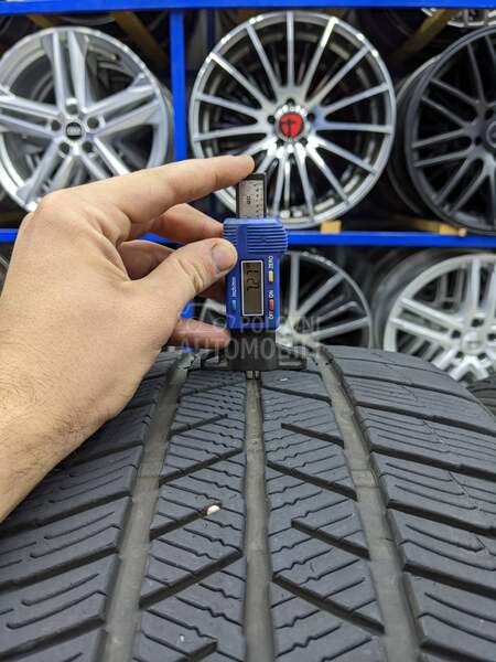 Barum 255/40 R19 Zimska