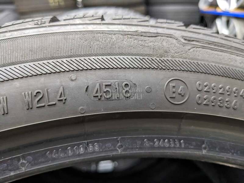 Barum 255/40 R19 Zimska