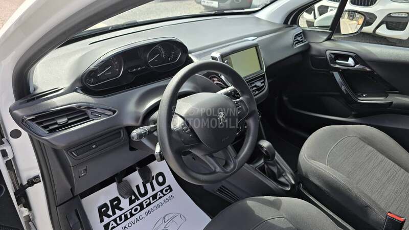 Peugeot 208 1.5 HDI  N A V I