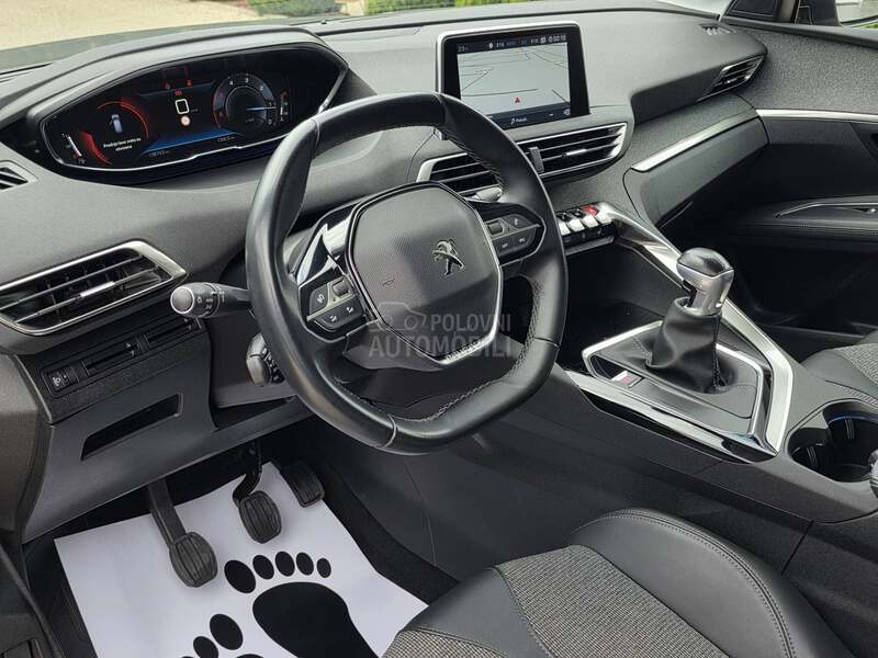 Peugeot 3008 1.5 ALLURE