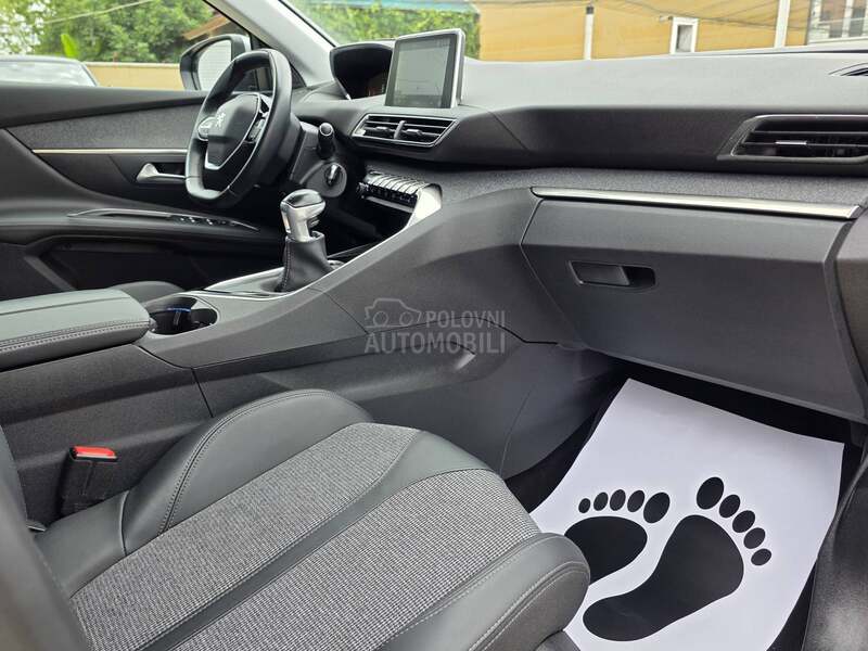 Peugeot 3008 1.5 ALLURE