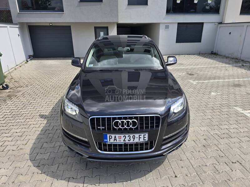 Audi Q7 