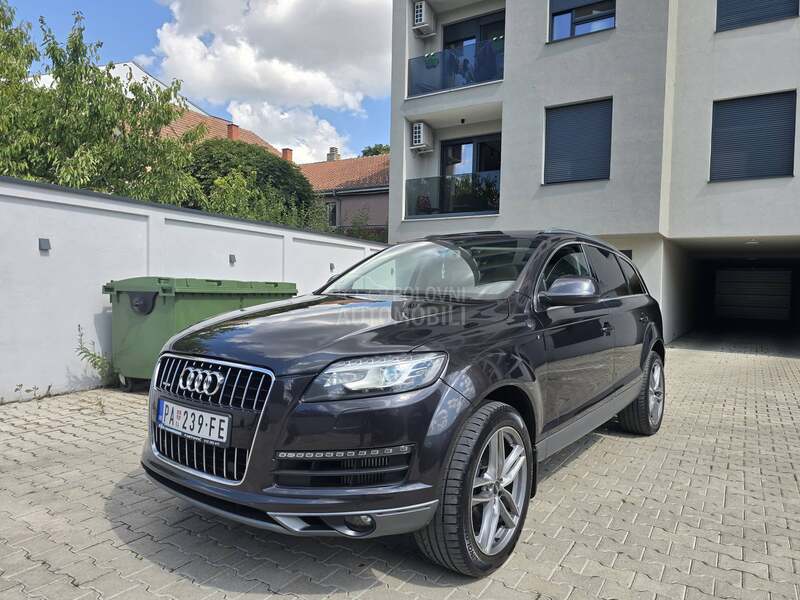 Audi Q7 