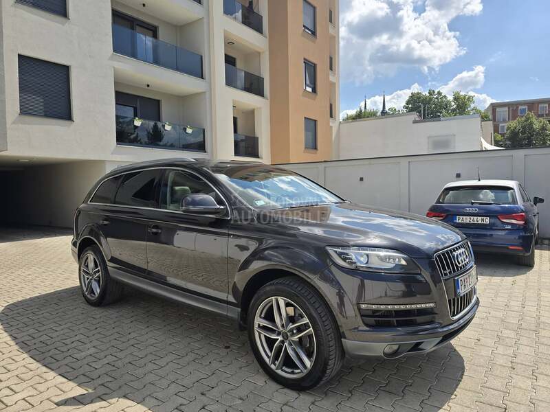 Audi Q7 